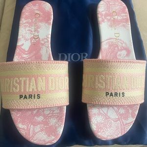 CHRISTIAN DIOR DWAY SLIDES